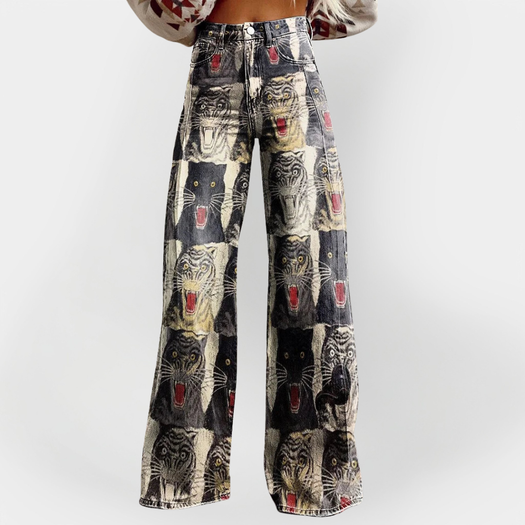 Stylish Jeans with Wide Legs and a Comfortable Fit