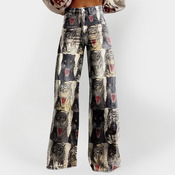 Stylish Jeans with Wide Legs and a Comfortable Fit